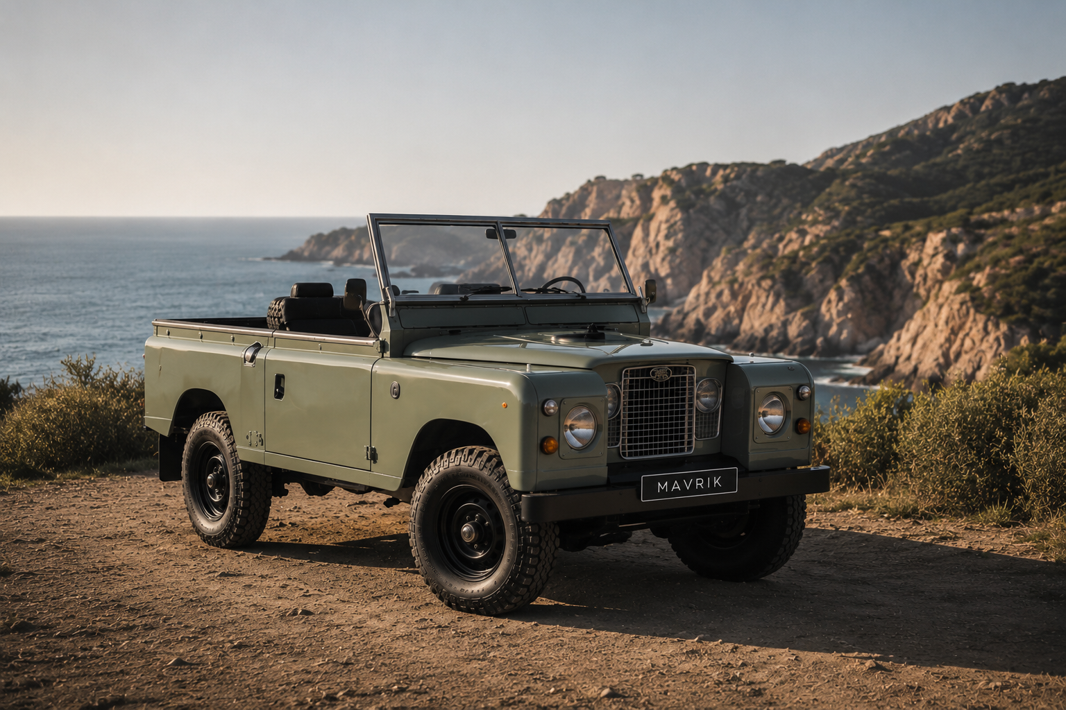 Land Rover Defender Cabriolet Classique — collection MAVRIK, location sur la Côte d'Azur